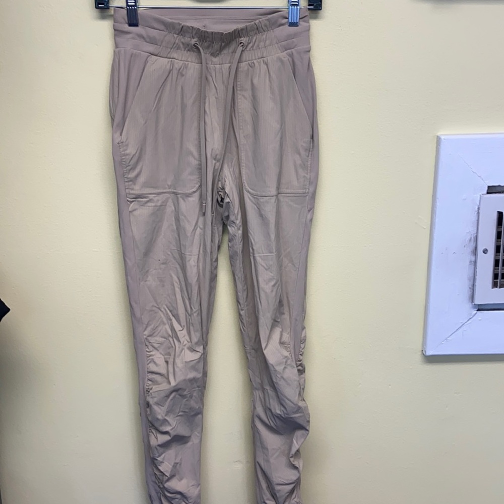 Lululemon lined dance studio joggers